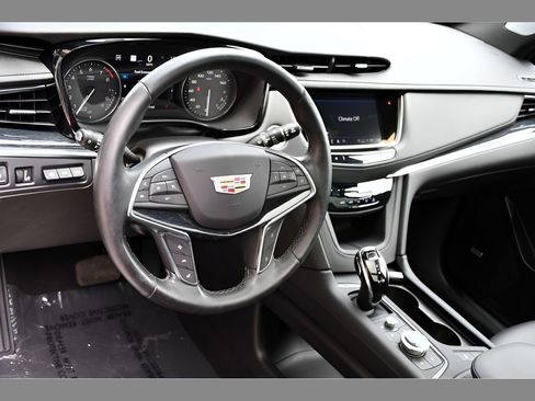 Used 2024 Cadillac XT5 Premium Luxury w/ Technology Package AWD/4WD image 13