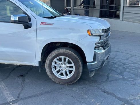 Used 2019 Chevrolet Silverado 1500 LT w/ Z71 Off-Road Package AWD/4WD image 17