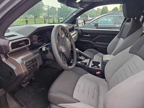 Used 2024 Toyota Tacoma TRD Off-Road AWD/4WD image 9