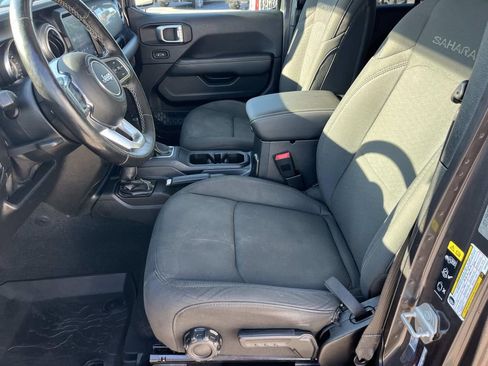 Used 2020 Jeep Wrangler Unlimited Sahara image 11