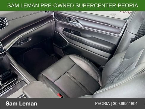 Used 2024 Jeep Wagoneer 4WD w/ Premium Group I image 25