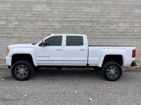 Used 2016 GMC Sierra 2500 Denali w/ Duramax Plus Package image 11