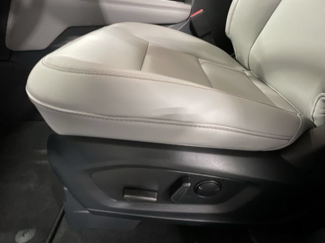 Used 2026 Ford Explorer Active w/ Active Comfort Package AWD/4WD image 18