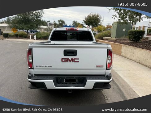 Used 2017 GMC Canyon SLE w/ All Terrain Package image 14