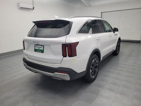 Used 2024 Kia Sorento S w/ Panoramic Sunroof Package FWD image 9