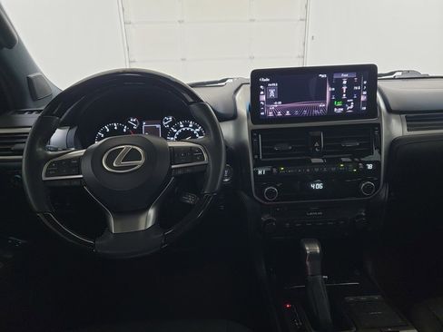 Used 2023 Lexus GX 460 Premium w/ Premium Package image 12