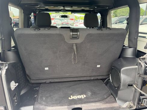 Used 2012 Jeep Wrangler Sahara AWD/4WD image 12