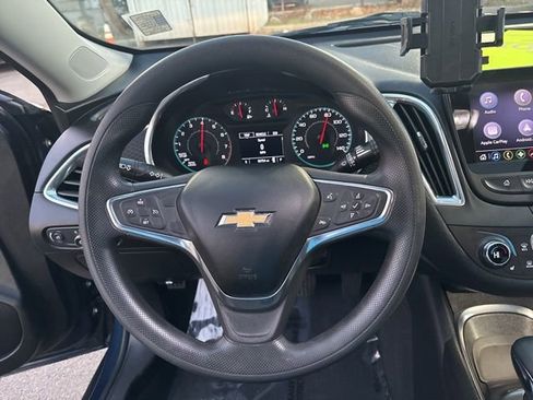 Used 2021 Chevrolet Malibu LT image 22