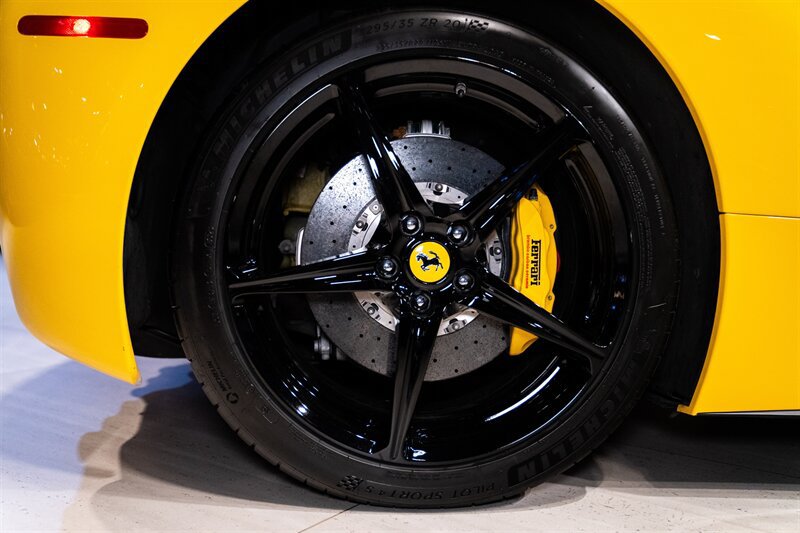 Used 2010 Ferrari 458 Italia Coupe RWD image 22