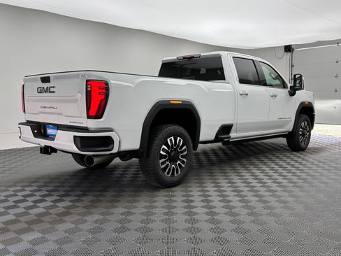 New 2026 GMC Sierra 2500 Denali Ultimate AWD/4WD image 10
