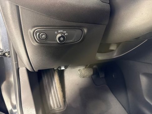 Used 2023 Chevrolet Equinox LT AWD/4WD image 12