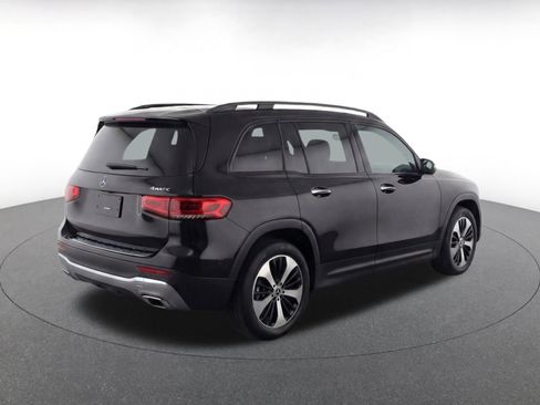 Used 2025 Mercedes-Benz GLB 250 4MATIC image 9