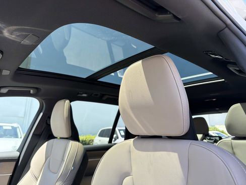 Certified 2025 Volvo XC90 B6 Core AWD/4WD image 35