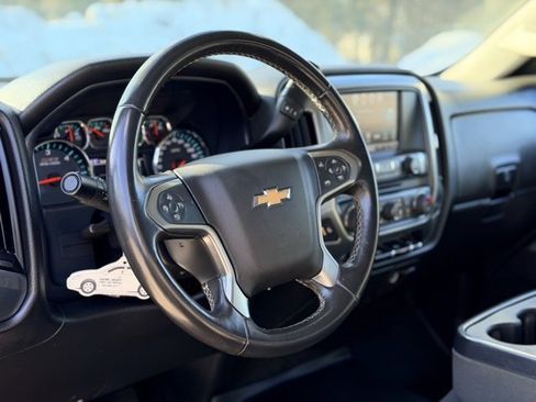 Used 2017 Chevrolet Silverado 1500 LT w/ Midnight Edition image 9