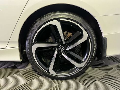 Used 2019 Honda Accord Sport image 9