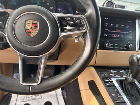 Used 2018 Porsche Macan image 17