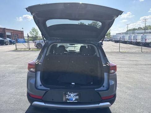 Used 2021 Chevrolet TrailBlazer LT w/ Convenience Package FWD image 21