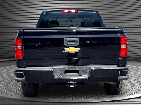 Used 2018 Chevrolet Silverado 1500 Custom w/ Custom Value Package image 5