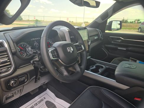 Used 2023 RAM 1500 Laramie AWD/4WD image 11