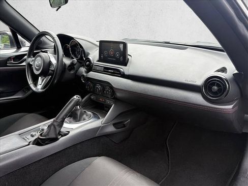 Used 2018 MAZDA MX-5 Miata RF Club RWD image 21