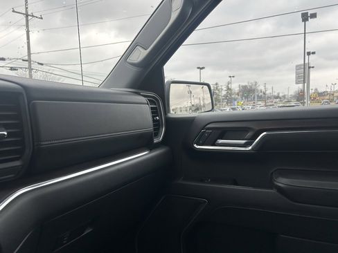 Used 2024 GMC Sierra 1500 SLT w/ X31 Off-Road Package image 22