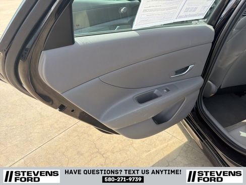 Used 2024 Hyundai Elantra SEL FWD image 28