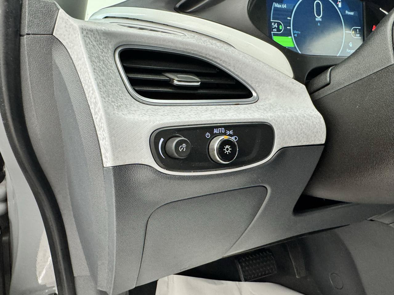 Used 2021 Chevrolet Bolt LT FWD image 13