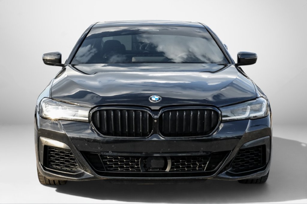 Used 2021 BMW M550i xDrive w/ Executive Package AWD/4WD image 3
