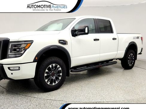 Used 2024 Nissan Titan PRO-4X w/ Pro-4x Convenience Package AWD/4WD image 1