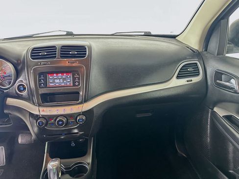 Used 2018 Dodge Journey SE image 20