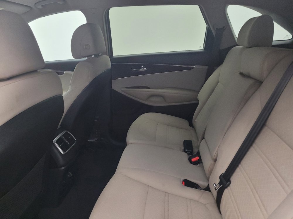 Used 2017 Kia Sorento AWD w/ LX Convenience Package image 18