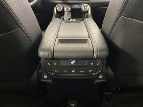 Used 2024 Toyota Grand Highlander Platinum image 12