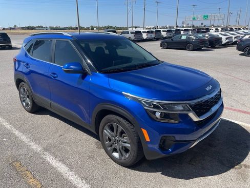 Used 2023 Kia Seltos S FWD image 3