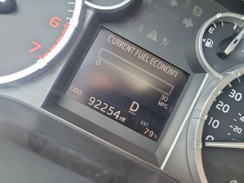 Used 2016 Toyota Tundra SR5 w/ SR5 Upgrade Package RWD image 36