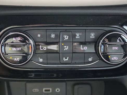 Used 2023 Buick Encore GX Select FWD image 36