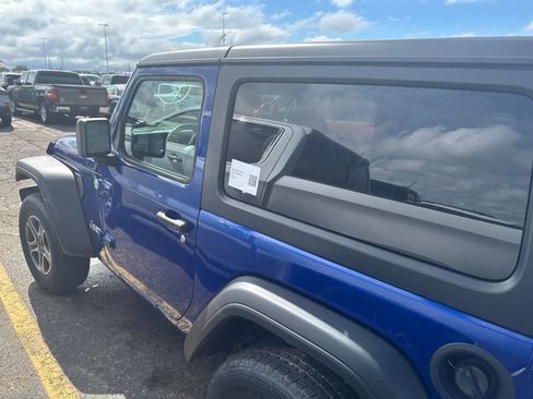 Used 2020 Jeep Wrangler Sport AWD/4WD image 15