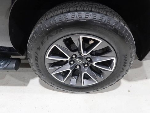 Used 2021 Chevrolet Suburban Z71 AWD/4WD image 39