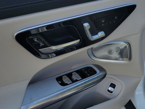 Used 2026 Mercedes-Benz CLE 450 4MATIC Cabriolet image 9