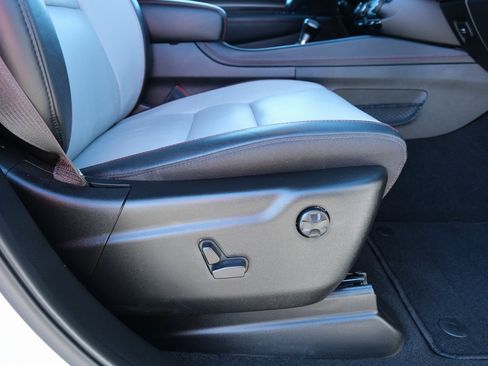 Used 2024 Dodge Durango GT image 34