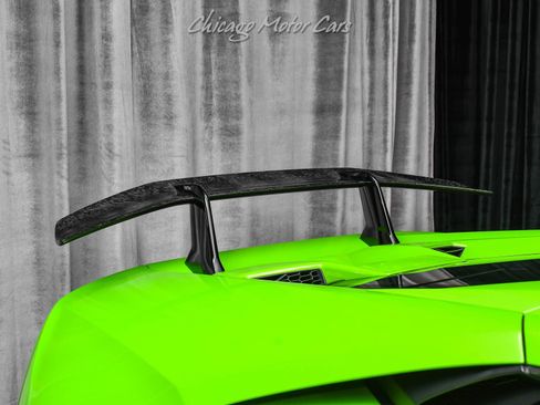 Used 2018 Lamborghini Huracan Performante AWD/4WD image 40