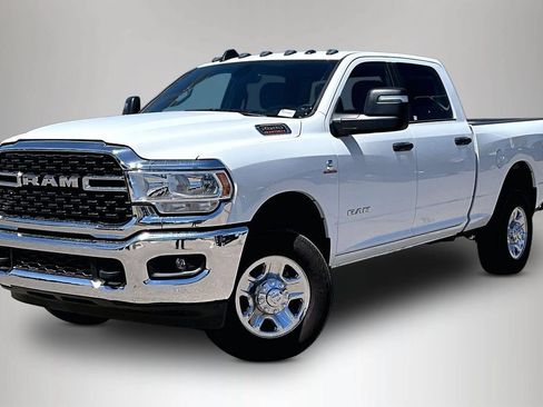 Used 2024 RAM 2500 Big Horn AWD/4WD image 3