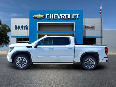 Used 2023 GMC Sierra 1500 Denali Ultimate AWD/4WD image 6