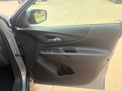 Used 2023 Chevrolet Equinox LT FWD image 35