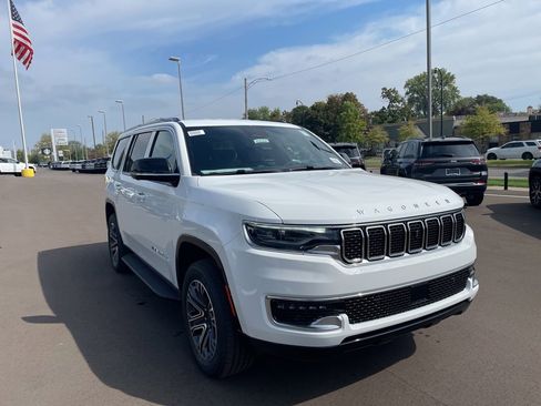 New 2025 Jeep Wagoneer 4WD w/ Convenience Group I image 9