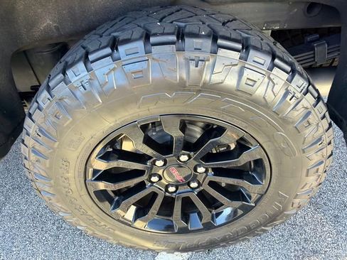 Used 2023 GMC Sierra 1500 AT4X image 19
