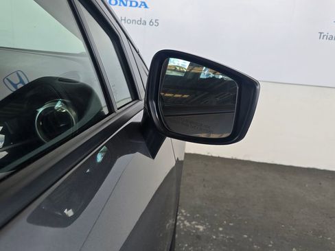 Used 2024 Nissan Versa S FWD image 27