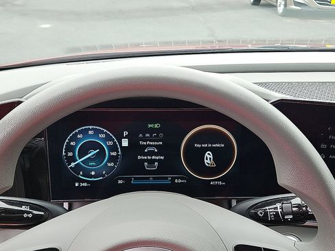 Used 2024 Hyundai Elantra SEL FWD image 14