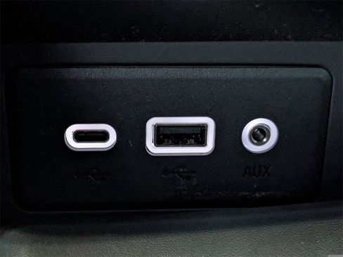 Used 2023 GMC Terrain SLE w/ Driver Convenience Package image 21