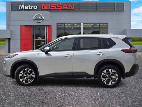 Certified 2023 Nissan Rogue SV FWD image 3