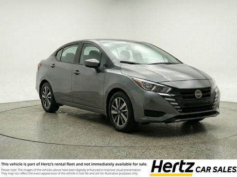Used 2025 Nissan Versa SV image 1